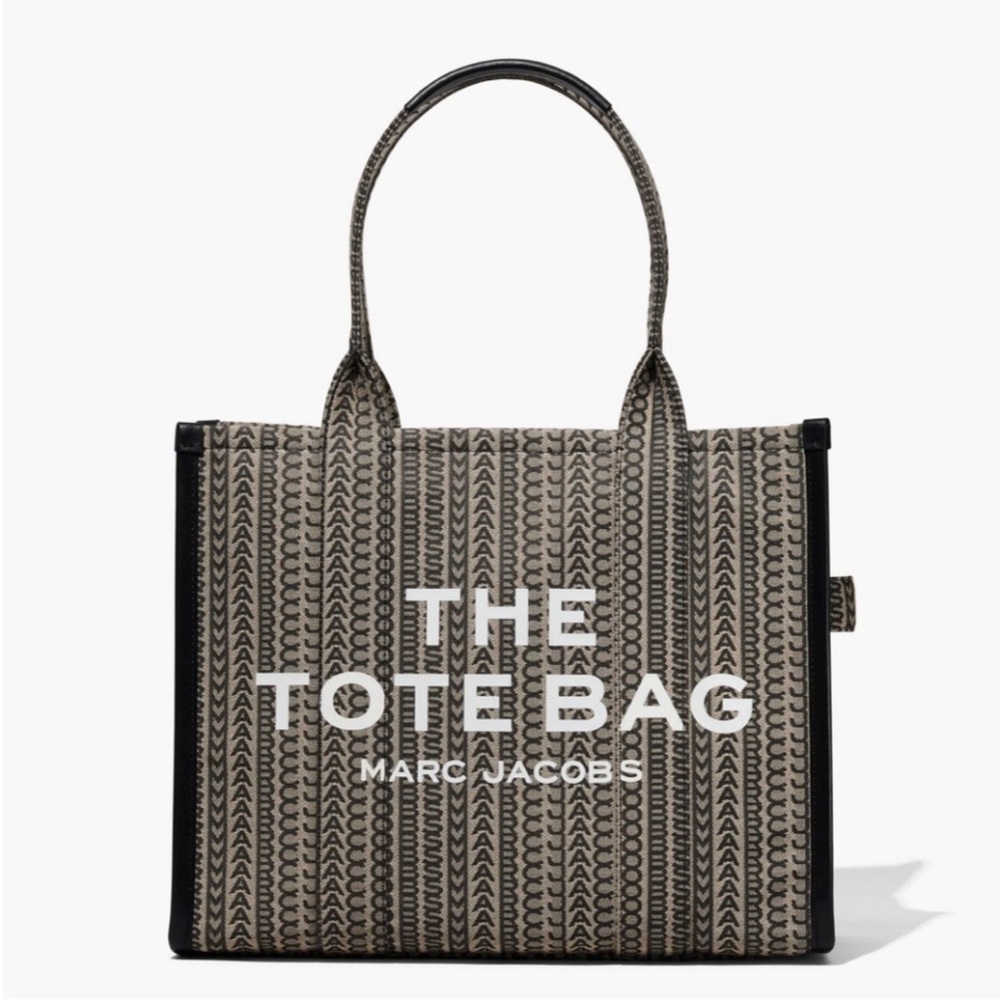 🔥🔥 MARC JACOBS LARGE MONOGRAM/JACQUARD TOTE (GUC) Paid $395🔥🔥